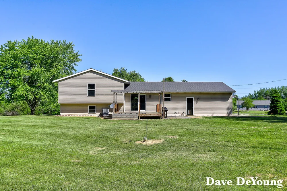 6756 119th Avenue Fennville, MI 49408