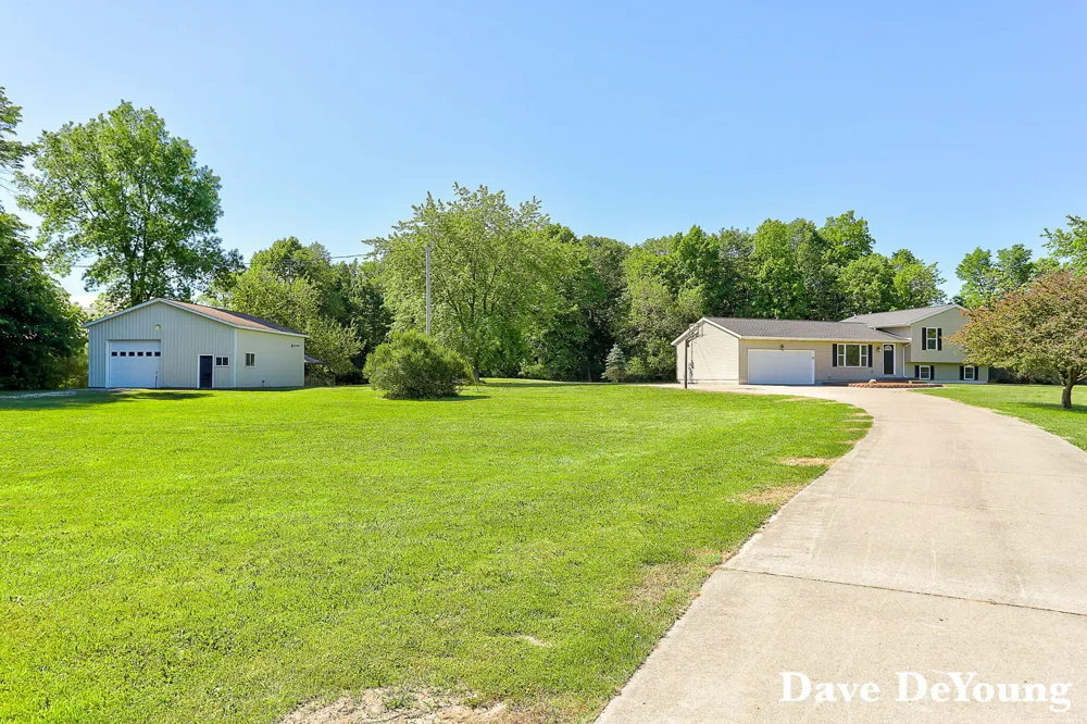 6756 119th Avenue Fennville, MI 49408