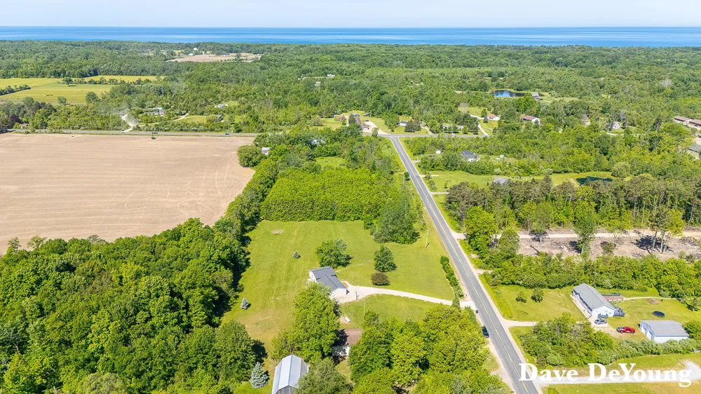 6756 119th Avenue Fennville, MI 49408