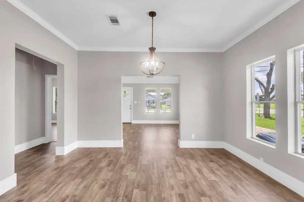 5010 Wilson Street Groves, TX 77619