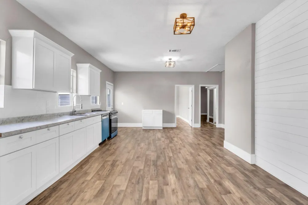 5010 Wilson Street Groves, TX 77619