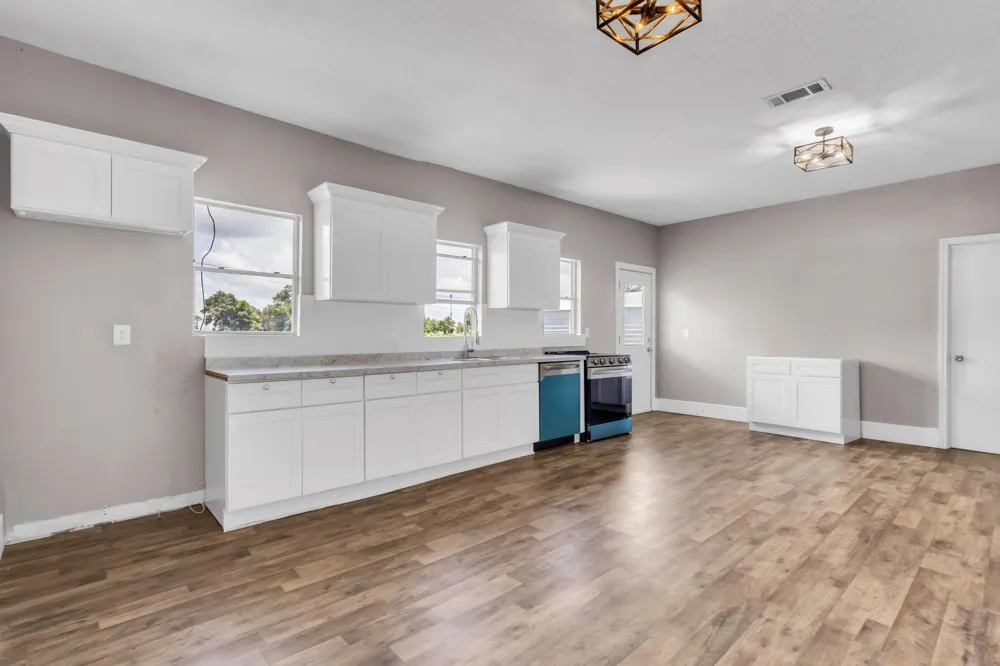 5010 Wilson Street Groves, TX 77619