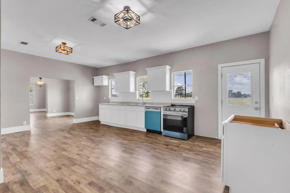 5010 Wilson Street Groves, TX 77619