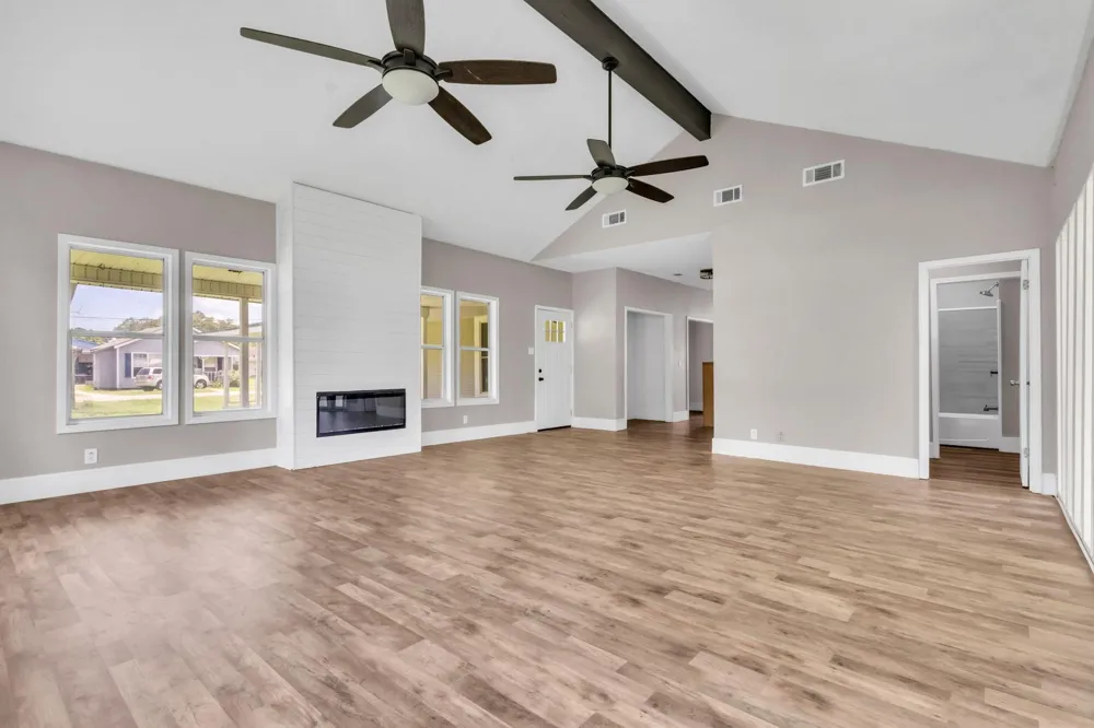 5010 Wilson Street Groves, TX 77619