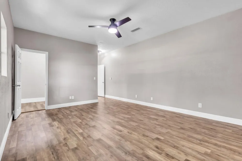 5010 Wilson Street Groves, TX 77619