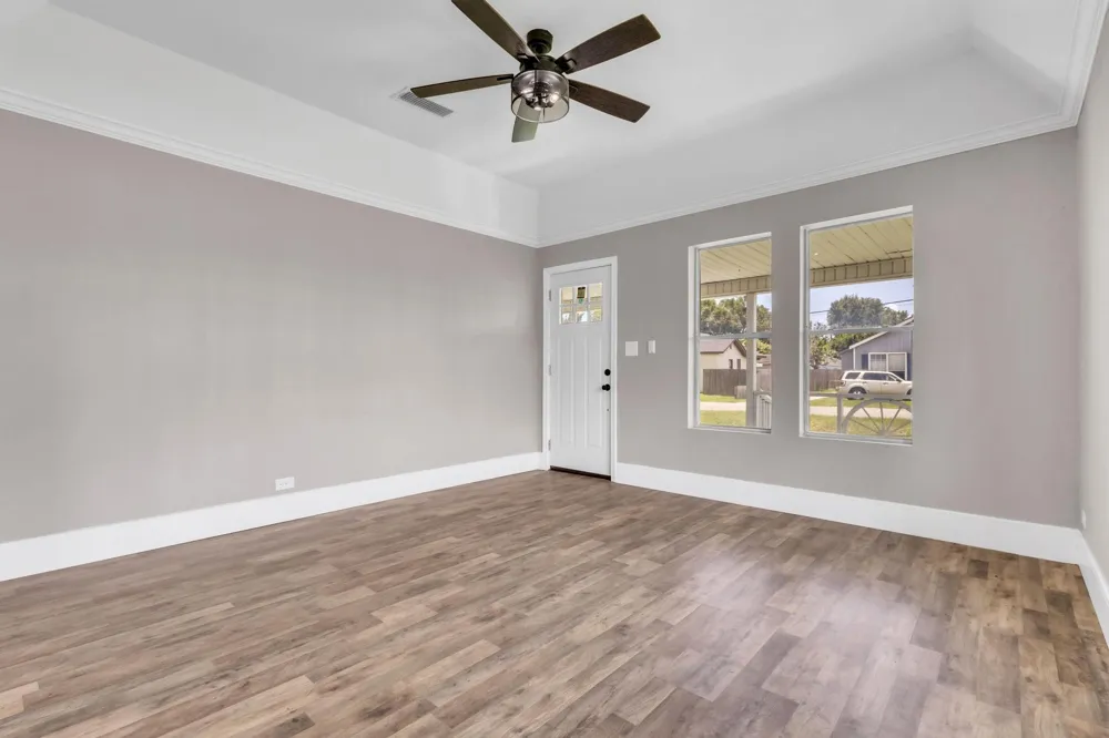 5010 Wilson Street Groves, TX 77619
