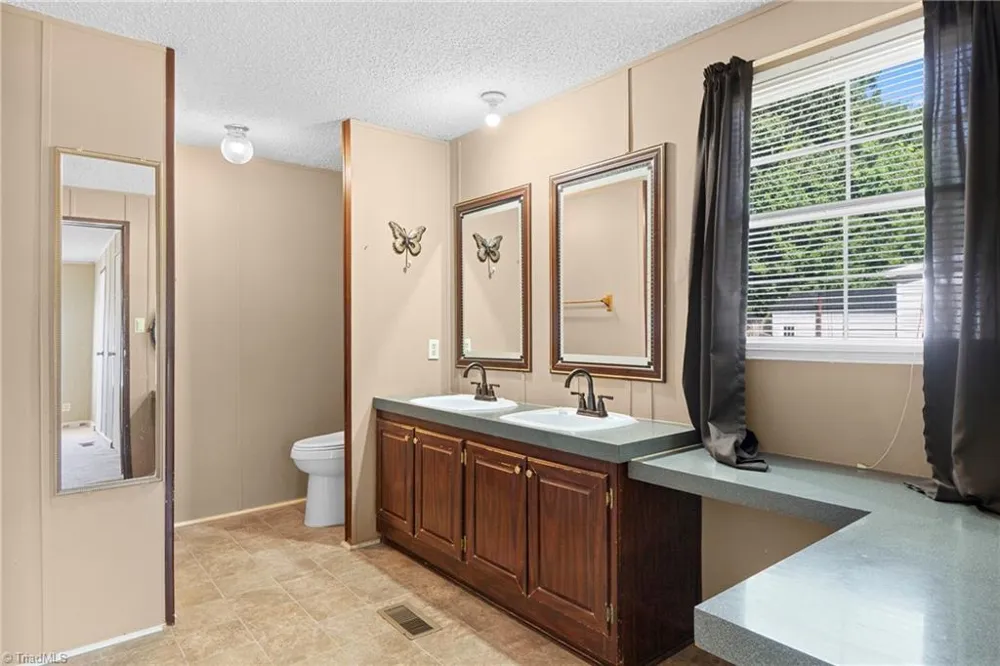 199 Sable Lane Thomasville, NC 27360