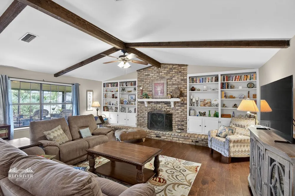 2010 Lovers Lane Shreveport, LA 71105