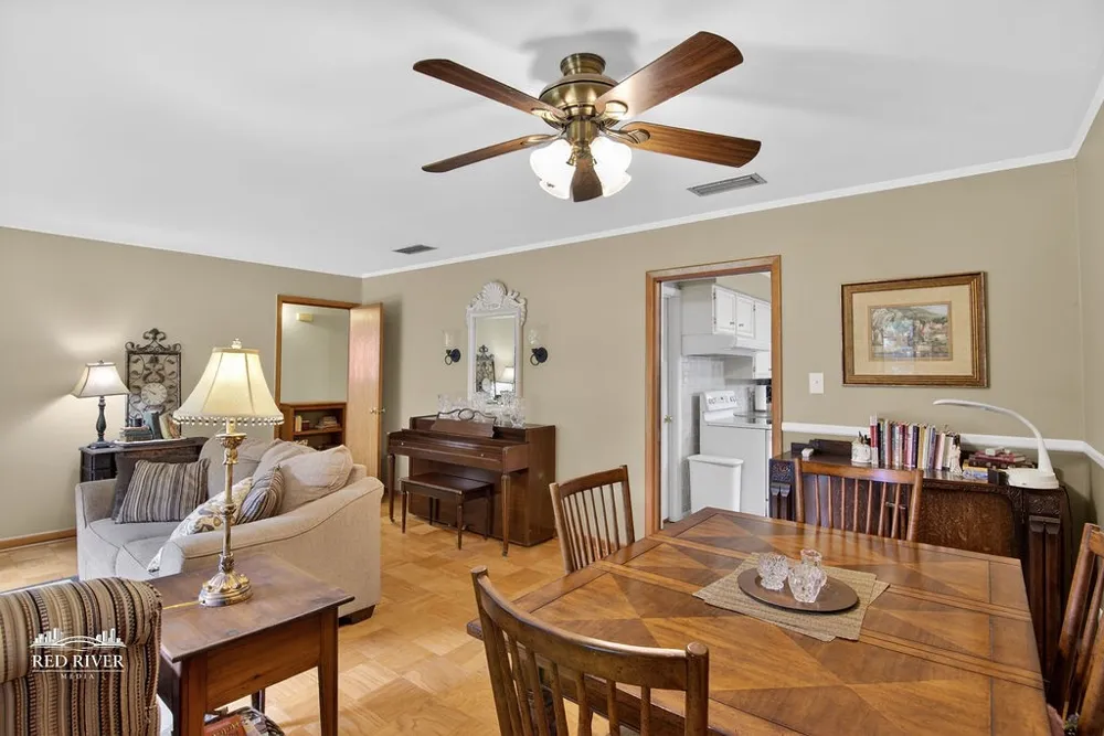 2010 Lovers Lane Shreveport, LA 71105