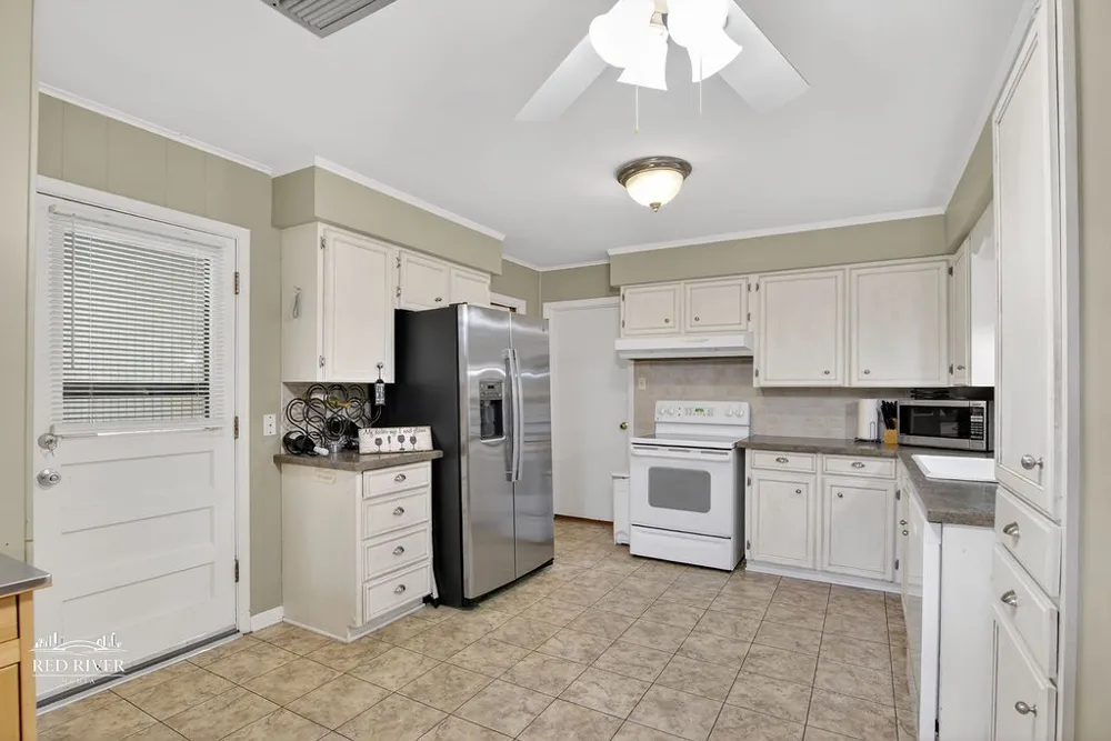 2010 Lovers Lane Shreveport, LA 71105