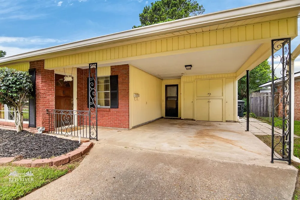 2010 Lovers Lane Shreveport, LA 71105