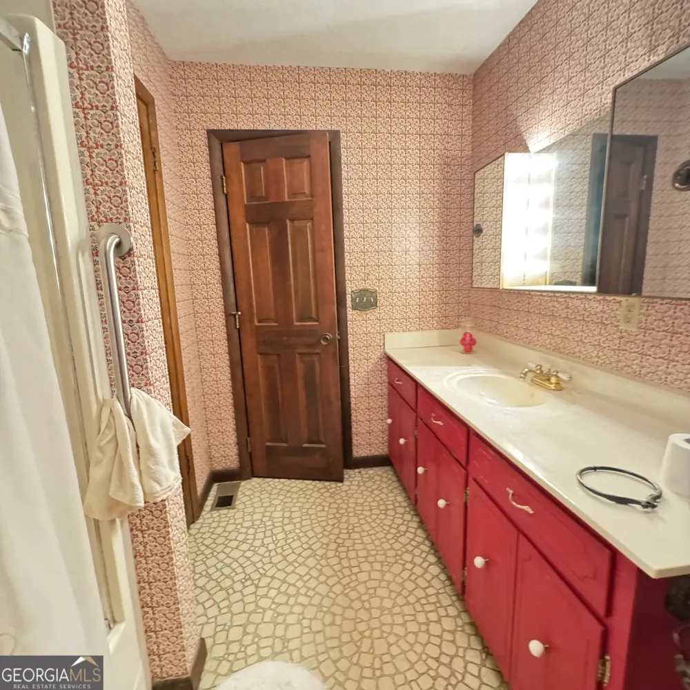 207 Iris DR Centre, AL 35960