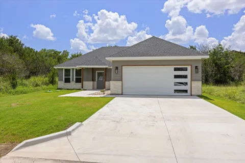 2414 Forest Hill Lane