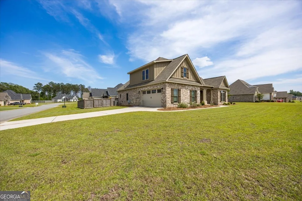 231 Flat Shoal DR Bonaire, GA 31005