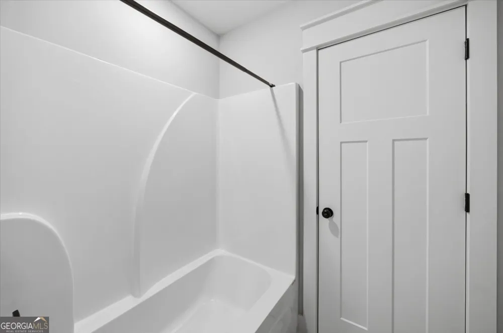231 Flat Shoal DR Bonaire, GA 31005