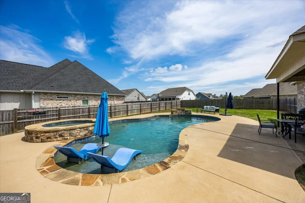 231 Flat Shoal DR Bonaire, GA 31005
