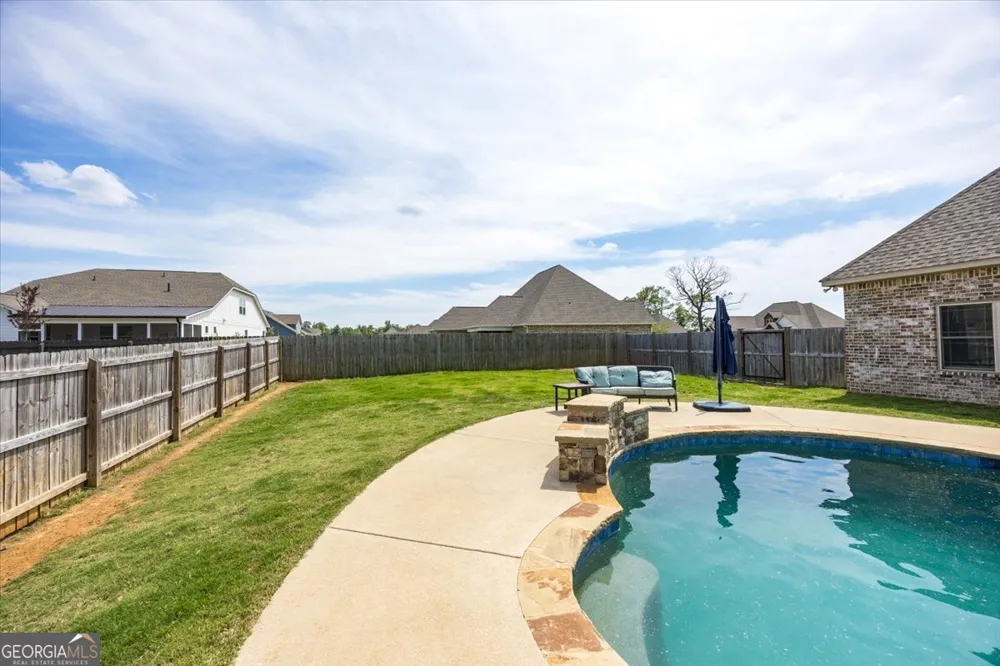 231 Flat Shoal DR Bonaire, GA 31005