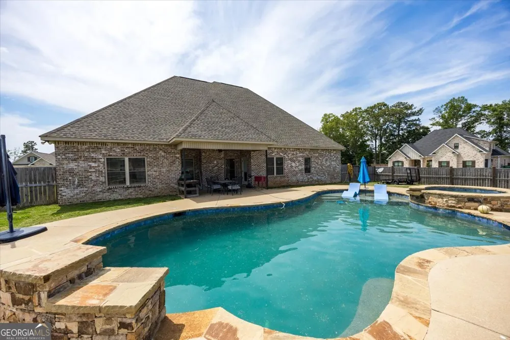 231 Flat Shoal DR Bonaire, GA 31005