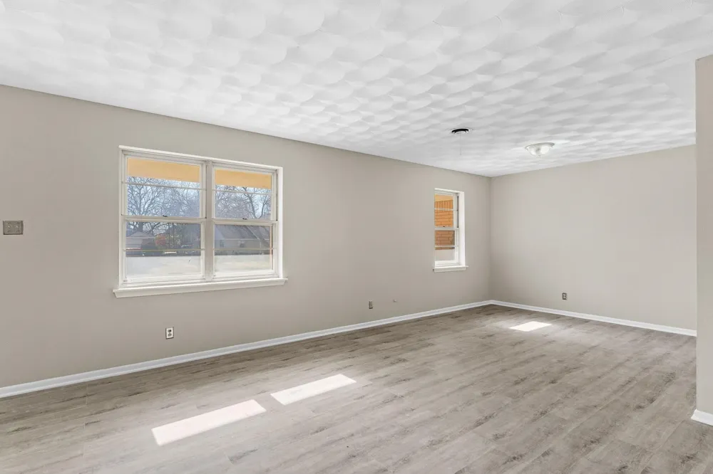 927 Poinsettia Drive Lancaster, TX 75146