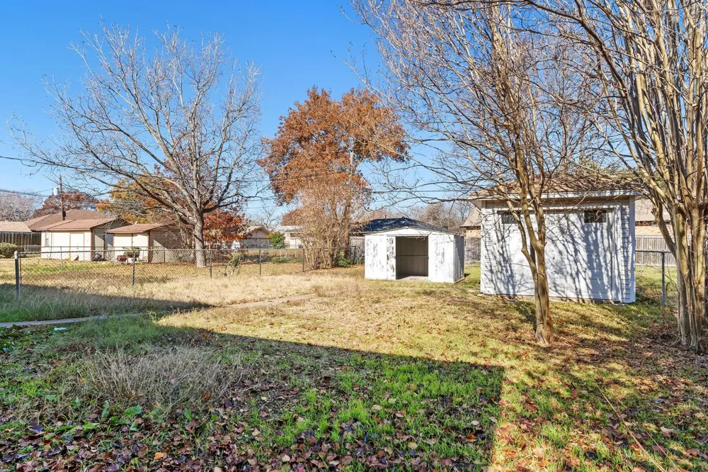 927 Poinsettia Drive Lancaster, TX 75146