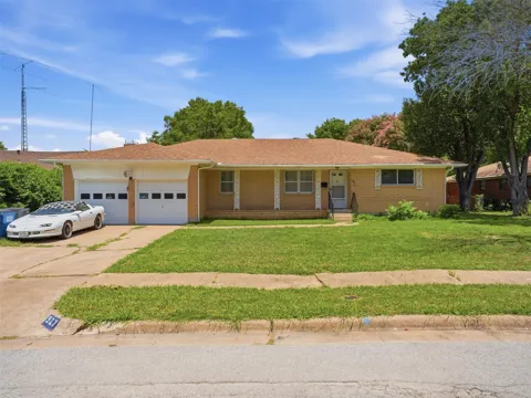927 Poinsettia Drive