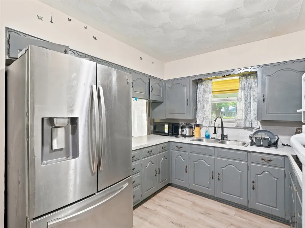 927 Poinsettia Drive Lancaster, TX 75146
