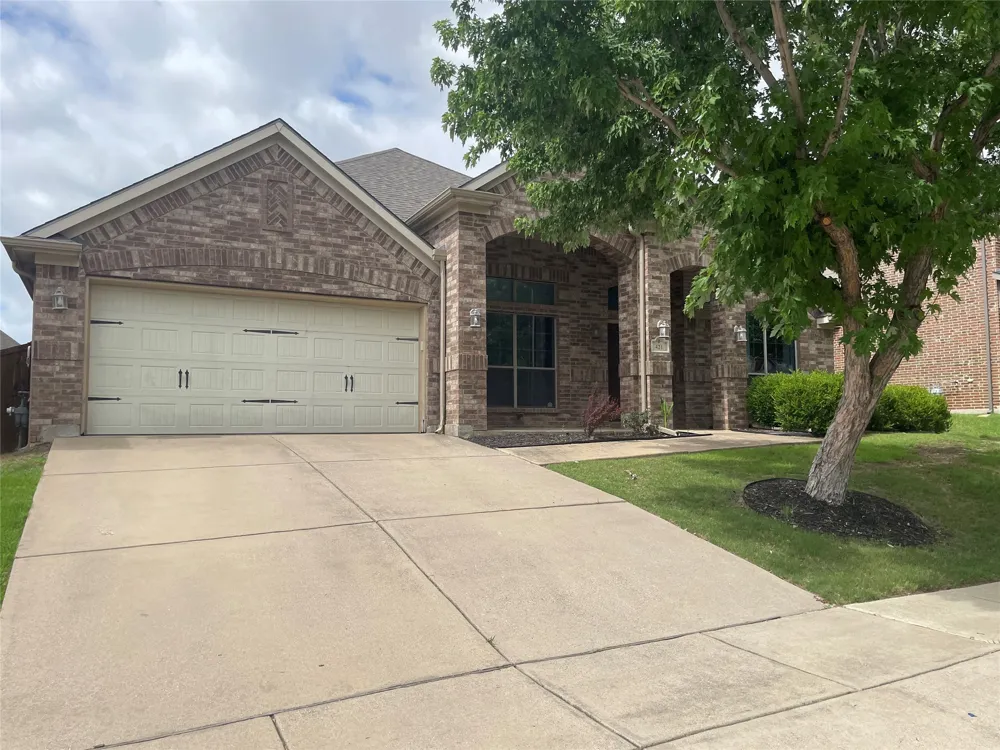 421 Brighton Street Roanoke, TX 76262