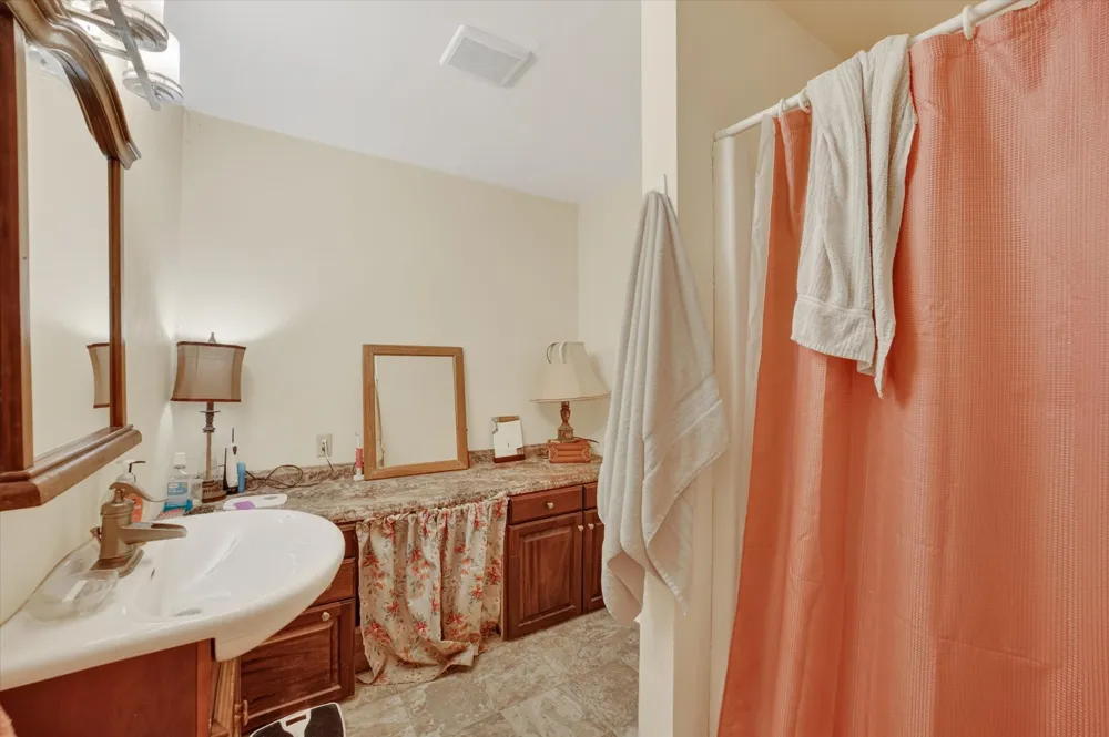 8088 Telegraph Road Quinlan, TX 75474