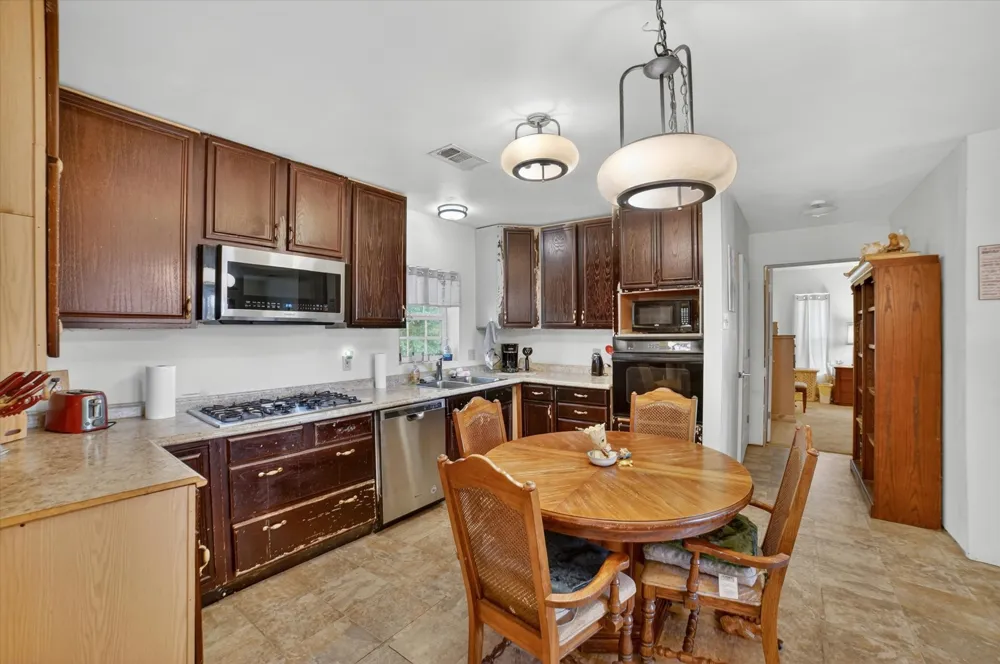 8088 Telegraph Road Quinlan, TX 75474