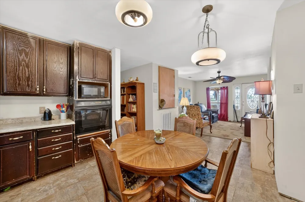 8088 Telegraph Road Quinlan, TX 75474