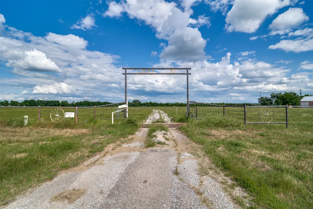983 State Highway 78 S Farmersville, TX 75442