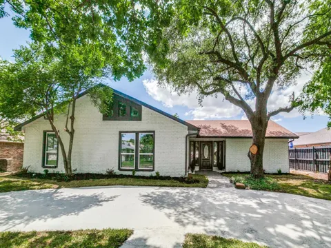 3013 Saddlehead Drive