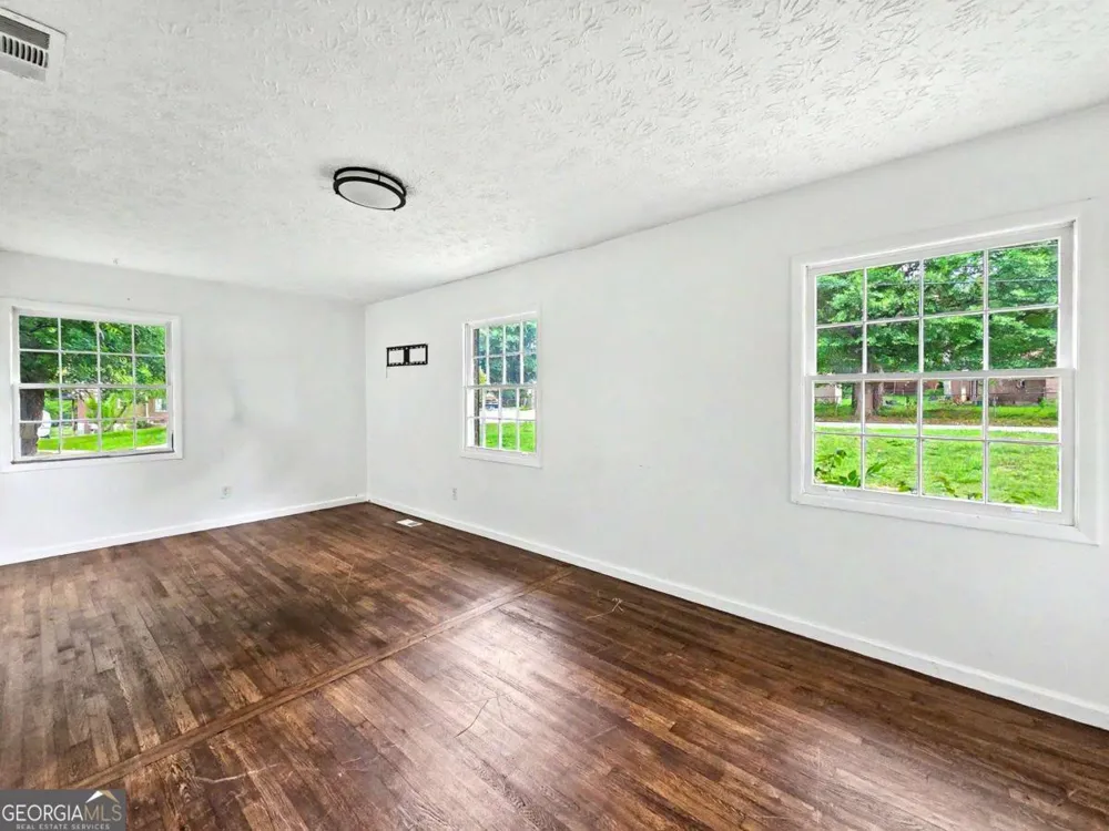 1350 Lori CT Conley, GA 30288