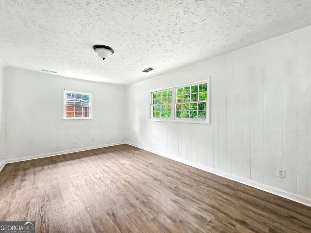 1350 Lori CT Conley, GA 30288