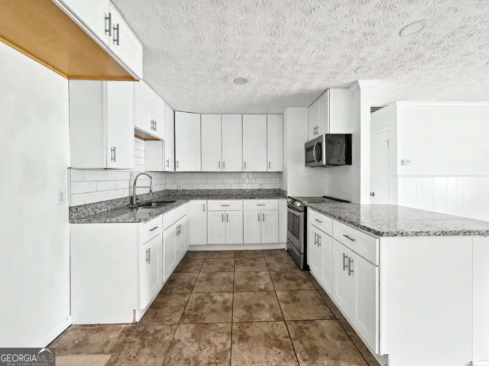 1350 Lori CT Conley, GA 30288