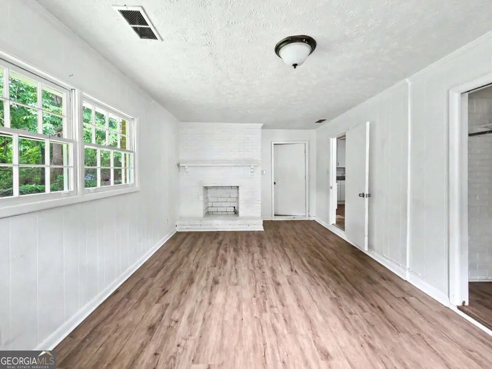 1350 Lori CT Conley, GA 30288