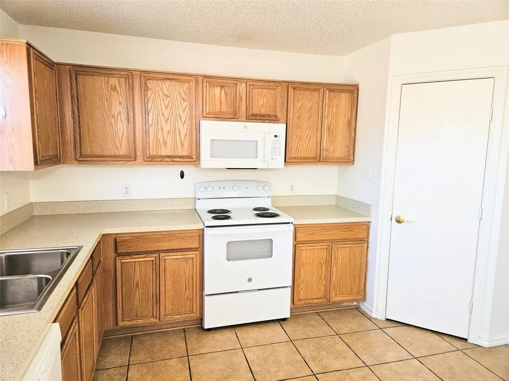 8405 Three Bars Drive Fort Worth, TX 76179