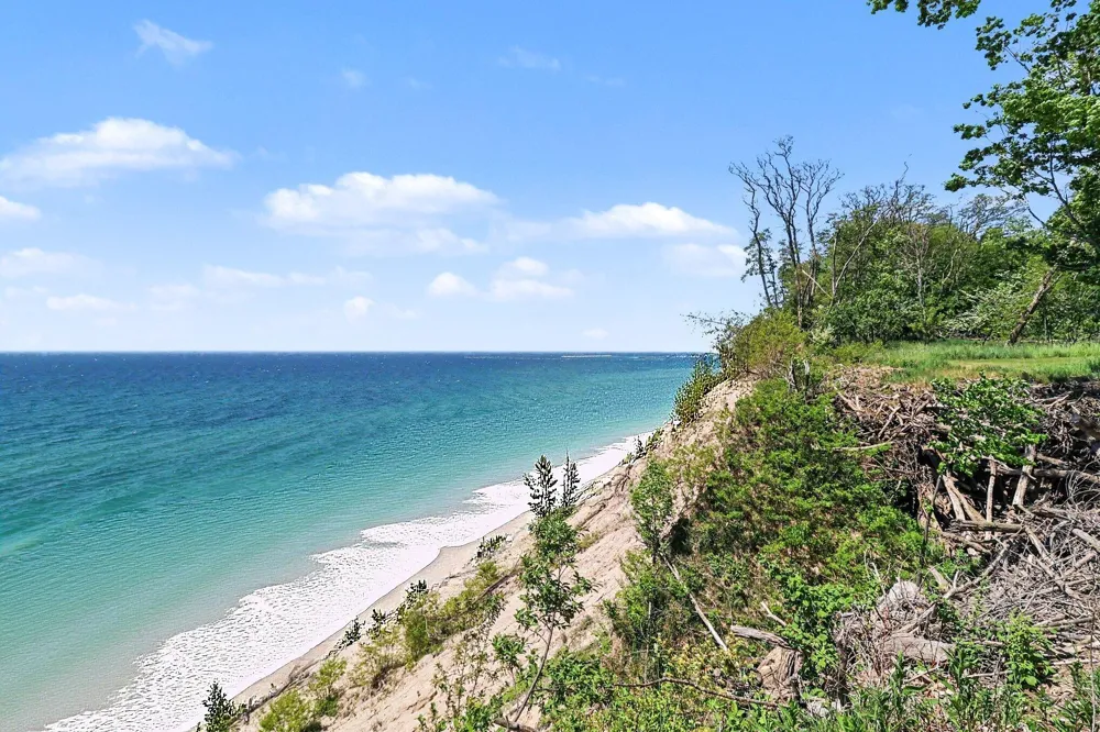 4539 S Lakeshore Drive Ludington, MI 49431
