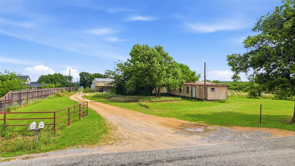 823 Higgins Road Sherman, TX 75092