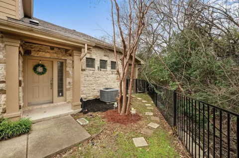 1310 W Parmer Lane #2903