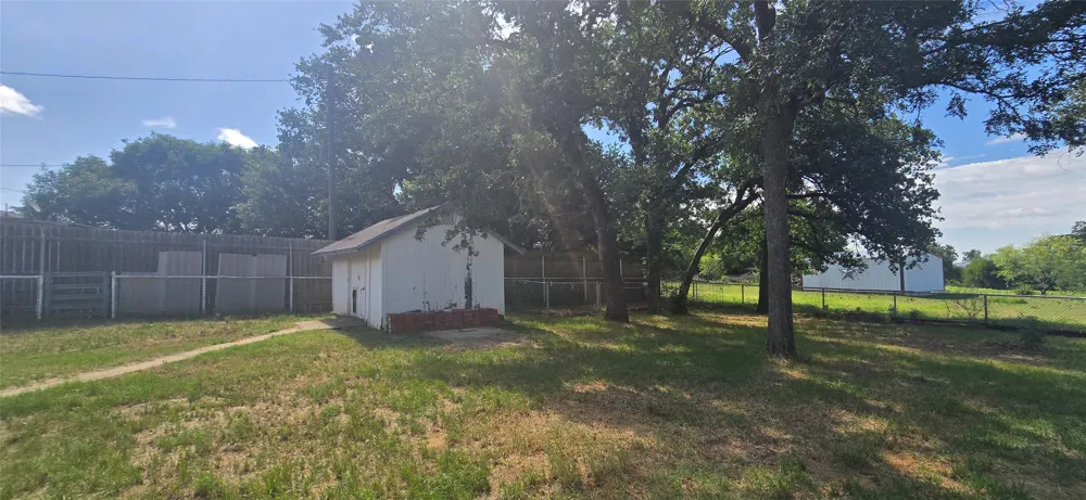 8295 Palo Pinto Highway Mineral Wells, TX 76067