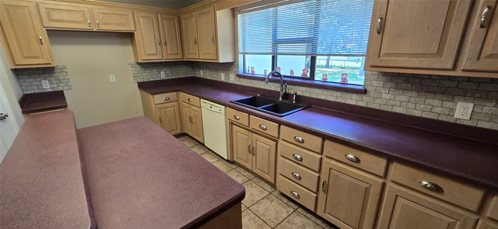 8295 Palo Pinto Highway Mineral Wells, TX 76067