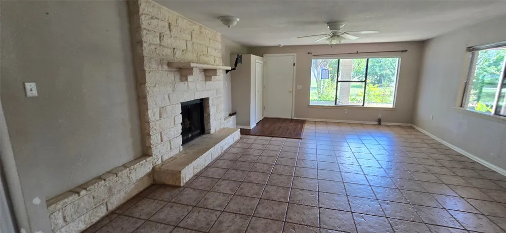 8295 Palo Pinto Highway Mineral Wells, TX 76067