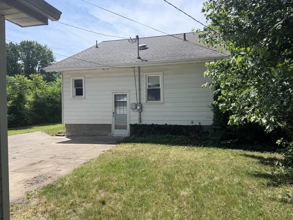 331 Spink Avenue Milan, MI 48160