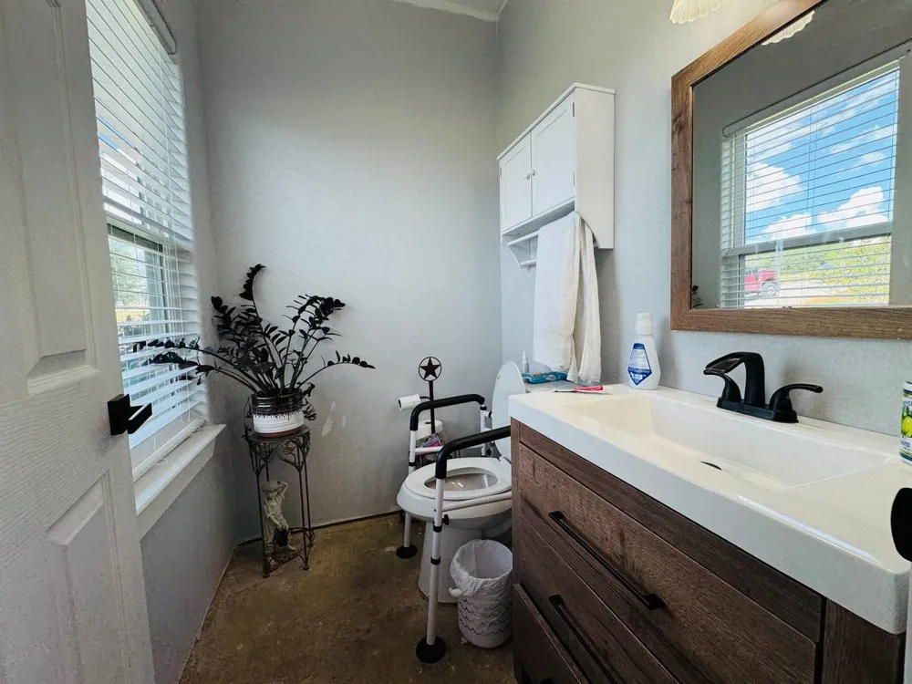 125 Overlook Drive Cisco, TX 76437