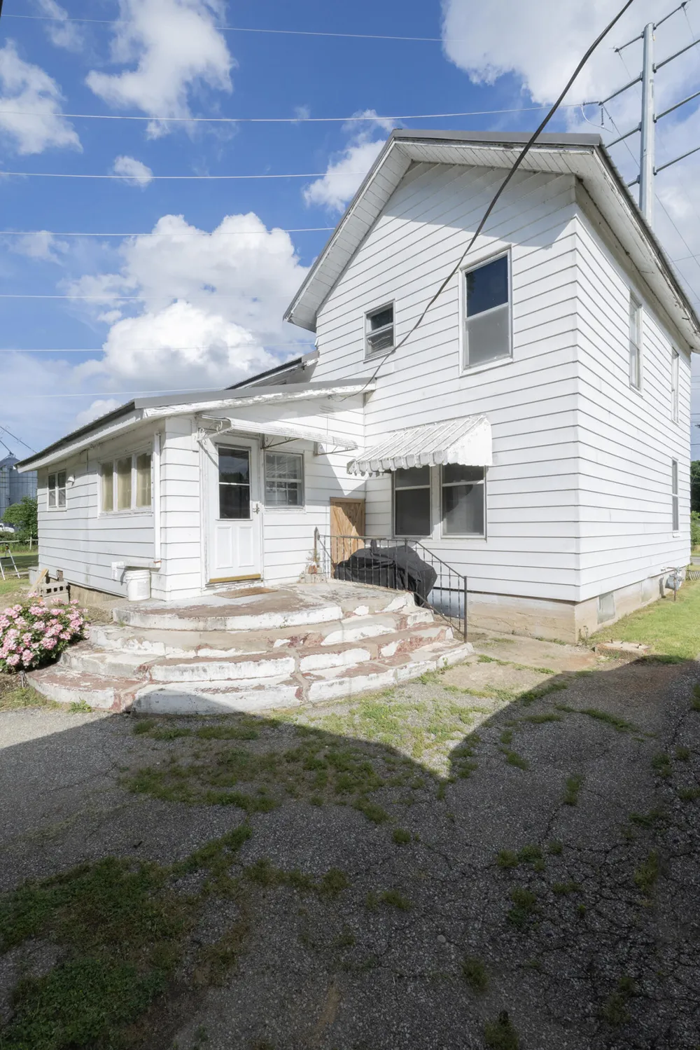 123 Hilltop Lane Cassopolis, MI 49031