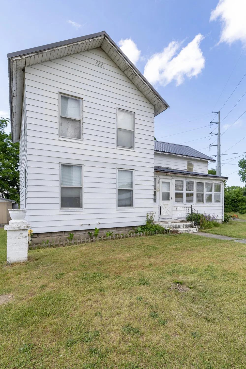 123 Hilltop Lane Cassopolis, MI 49031