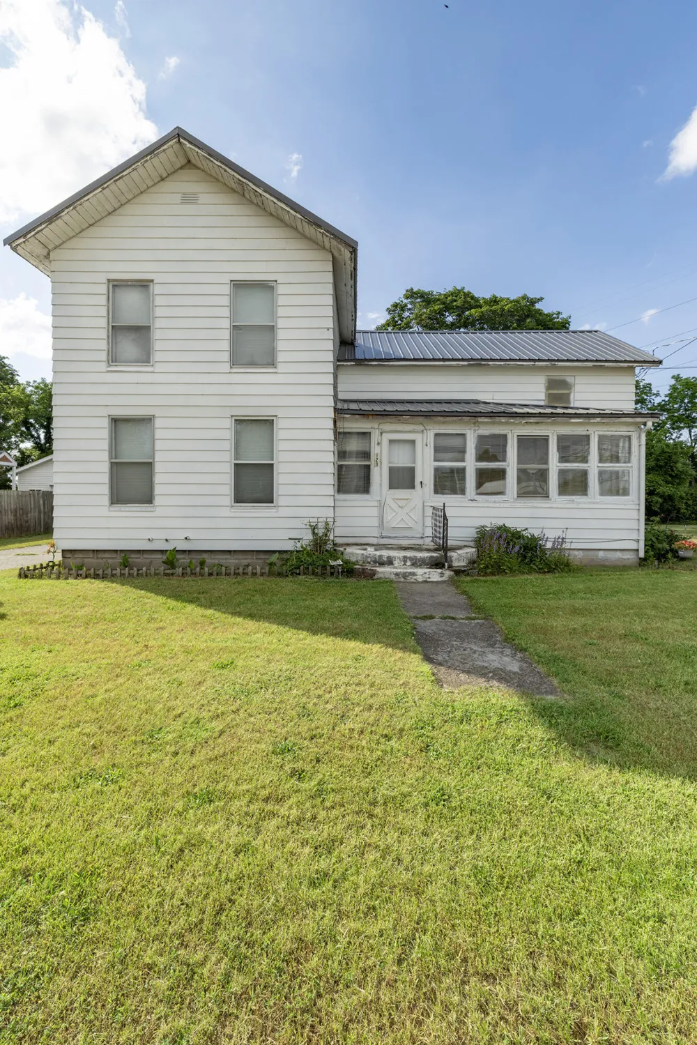 123 Hilltop Lane Cassopolis, MI 49031