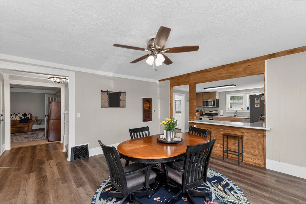 123 Hilltop Lane Cassopolis, MI 49031