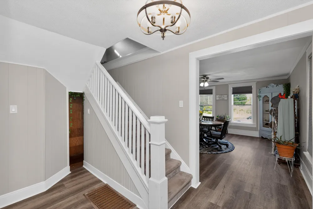 123 Hilltop Lane Cassopolis, MI 49031